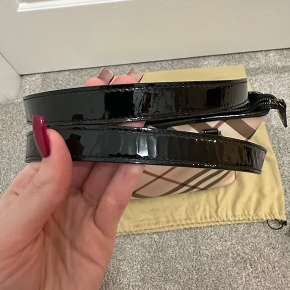 Burberry Nova Check Tote Bag - Picture 13 of 16